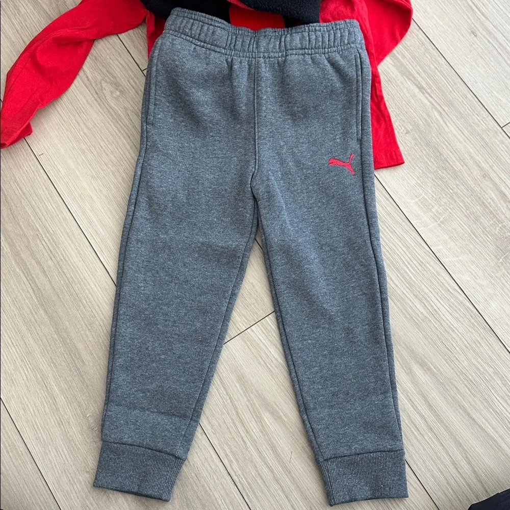 NWT Puma Red and Black Kids' Set with Gray Fleece Pants Size 5 - Picture 4 of 5